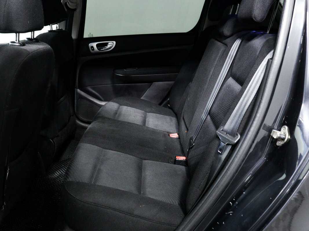 Peugeot 307 с пробегом — 2006 год. Фото: #11