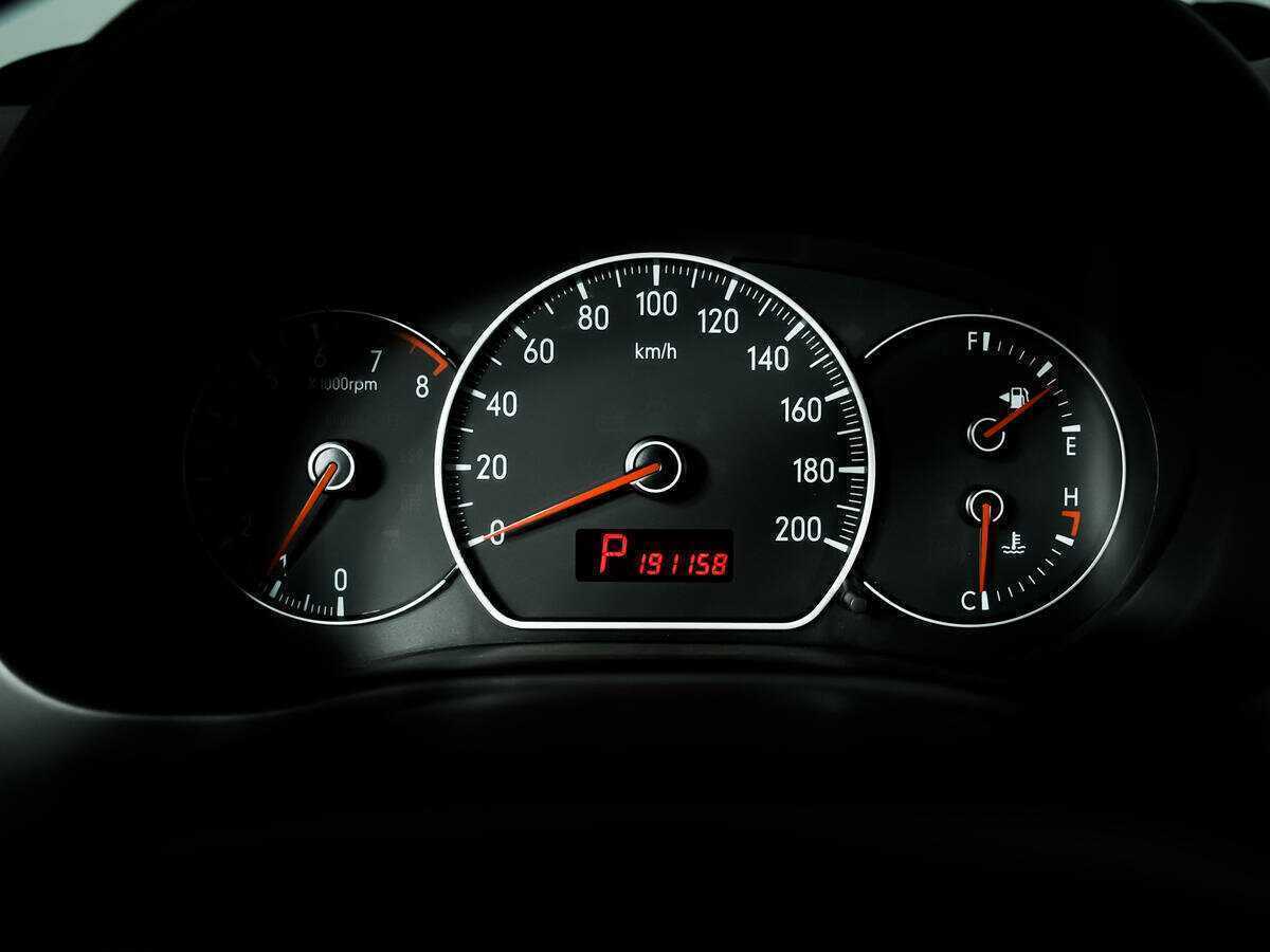 Suzuki SX4 с пробегом — 2008 год. Фото: #9