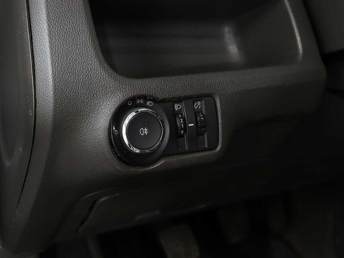 Chevrolet Cobalt с пробегом — 2013 год. Фото: #14