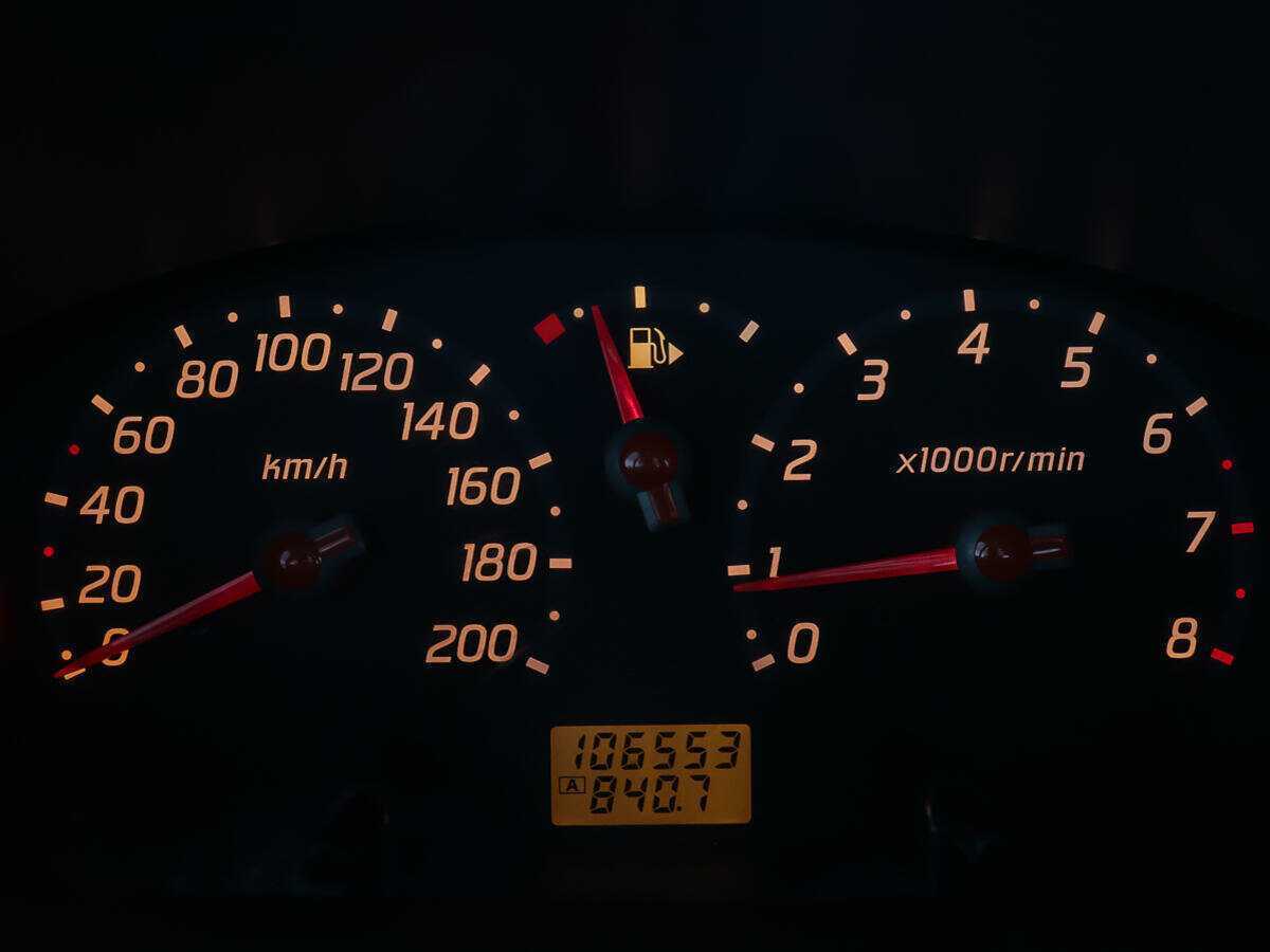 Nissan Micra с пробегом — 2004 год. Фото: #11