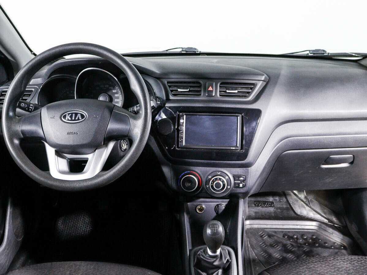 Kia Rio с пробегом — 2012 год. Фото: #6