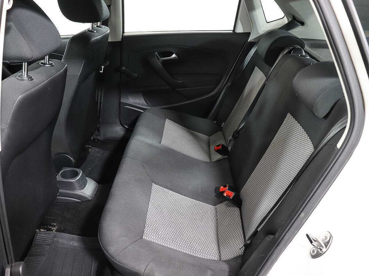 Volkswagen Polo с пробегом — 2010 год. Фото: #8