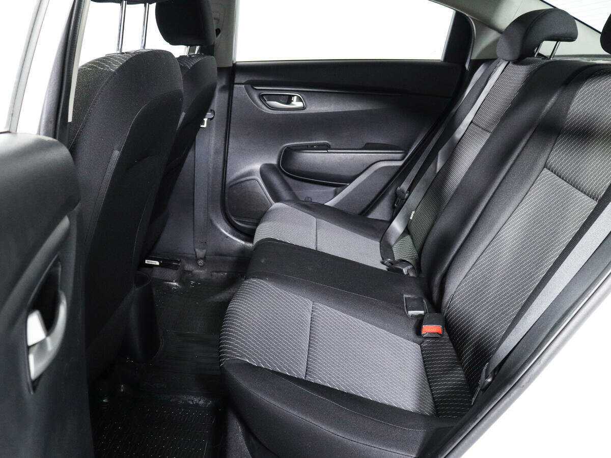 Kia Rio с пробегом — 2017 год. Фото: #9