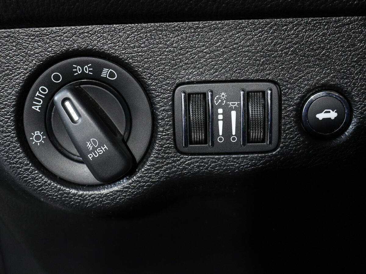 Dodge Challenger с пробегом — 2019 год. Фото: #18