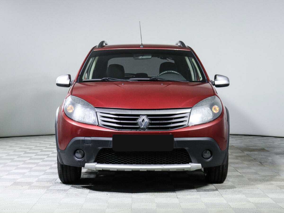 Renault Sandero с пробегом — 2011 год. Фото: #1