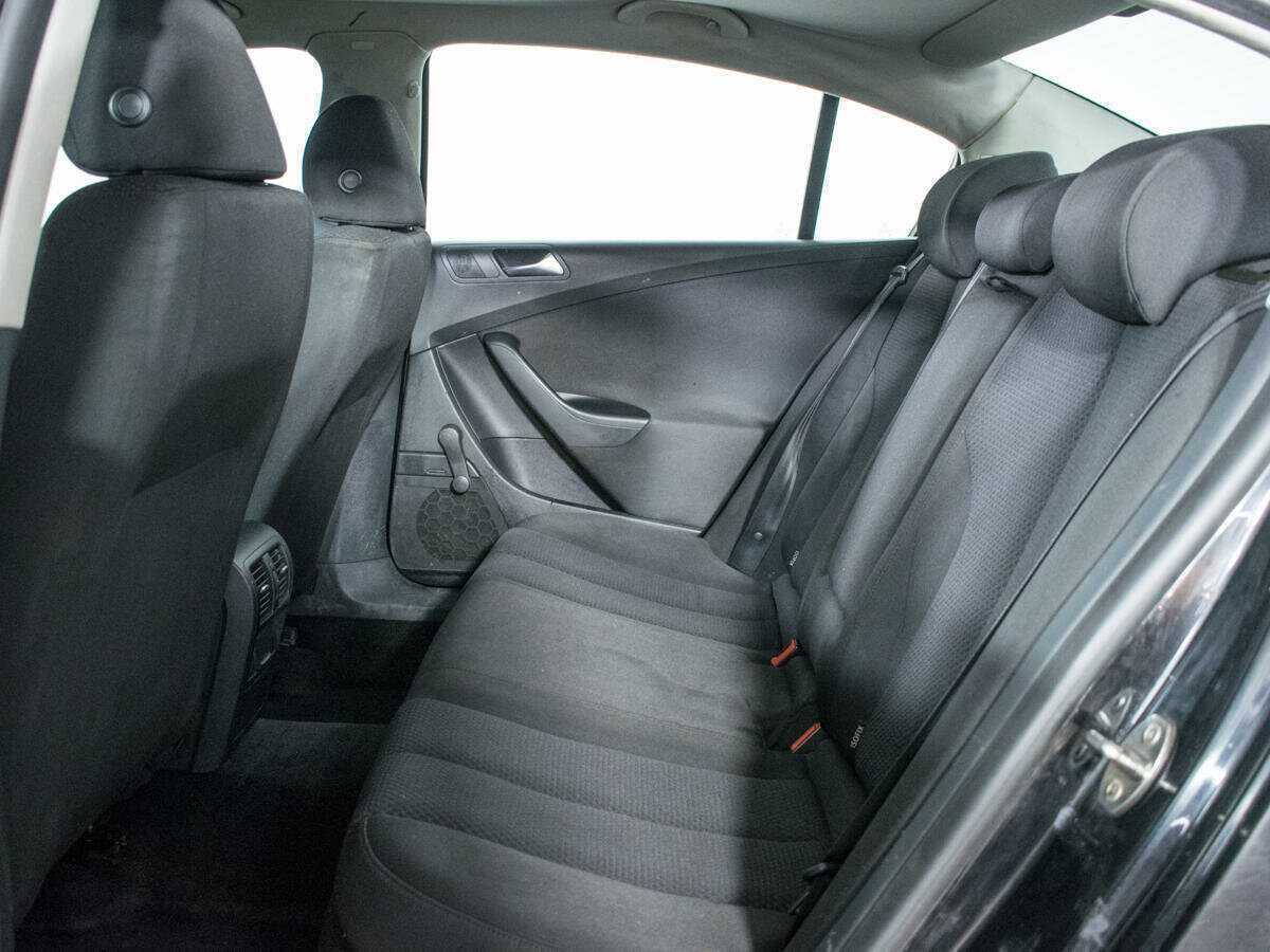 Volkswagen Passat с пробегом — 2008 год. Фото: #9