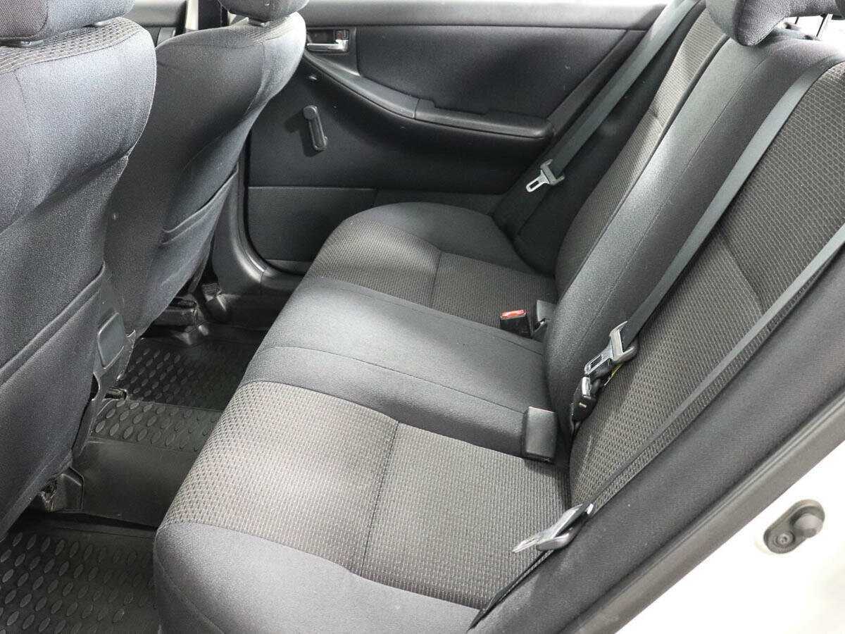 Toyota Corolla с пробегом — 2006 год. Фото: #7