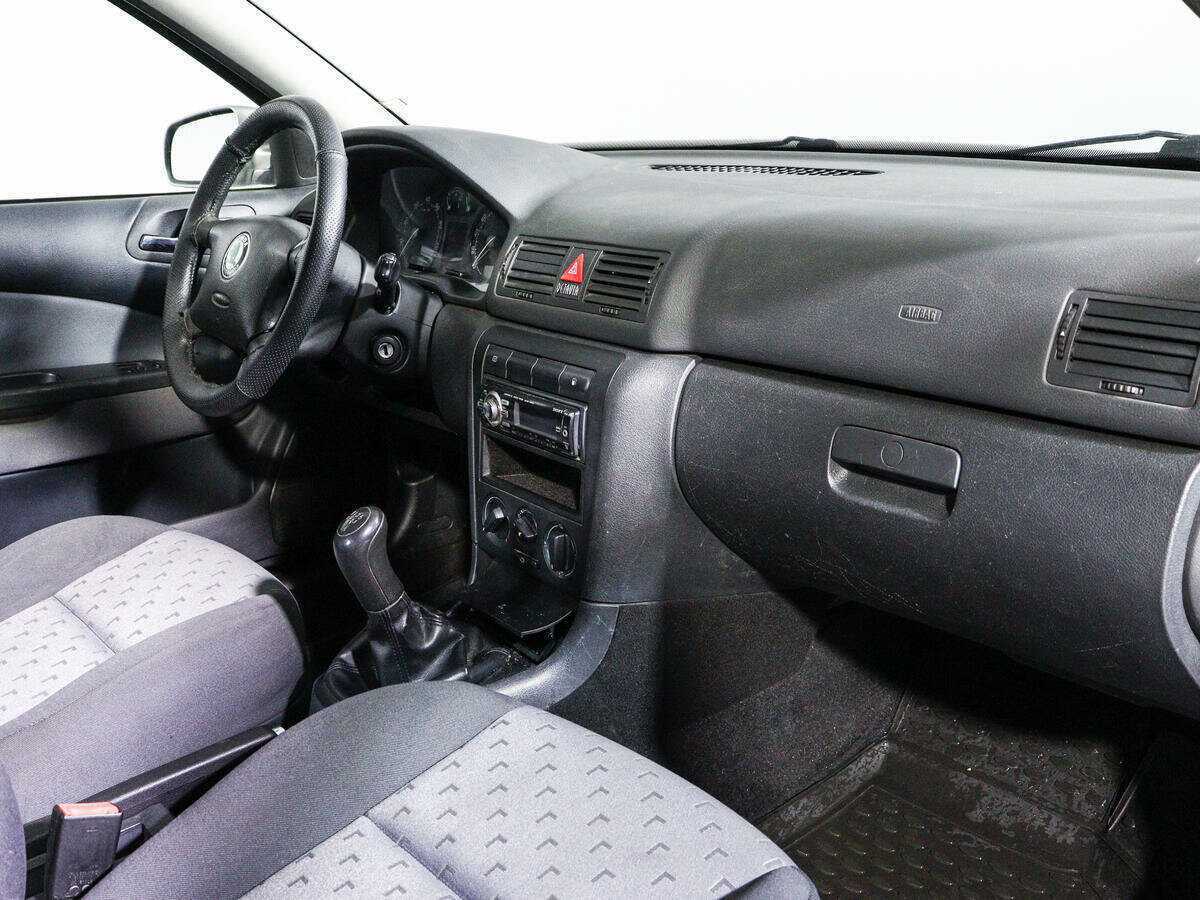 Skoda Octavia с пробегом — 2008 год. Фото: #6