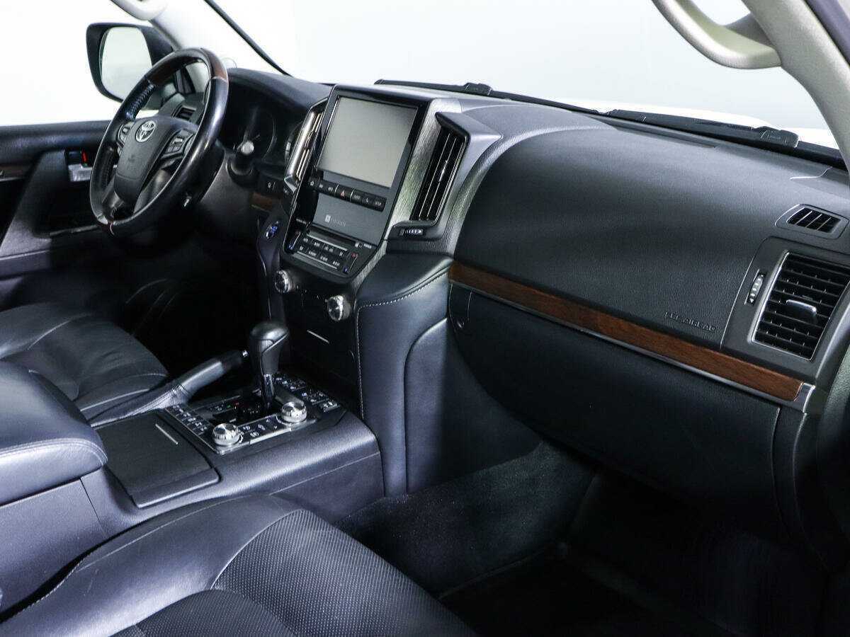 Toyota Land Cruiser с пробегом — 2018 год. Фото: #8