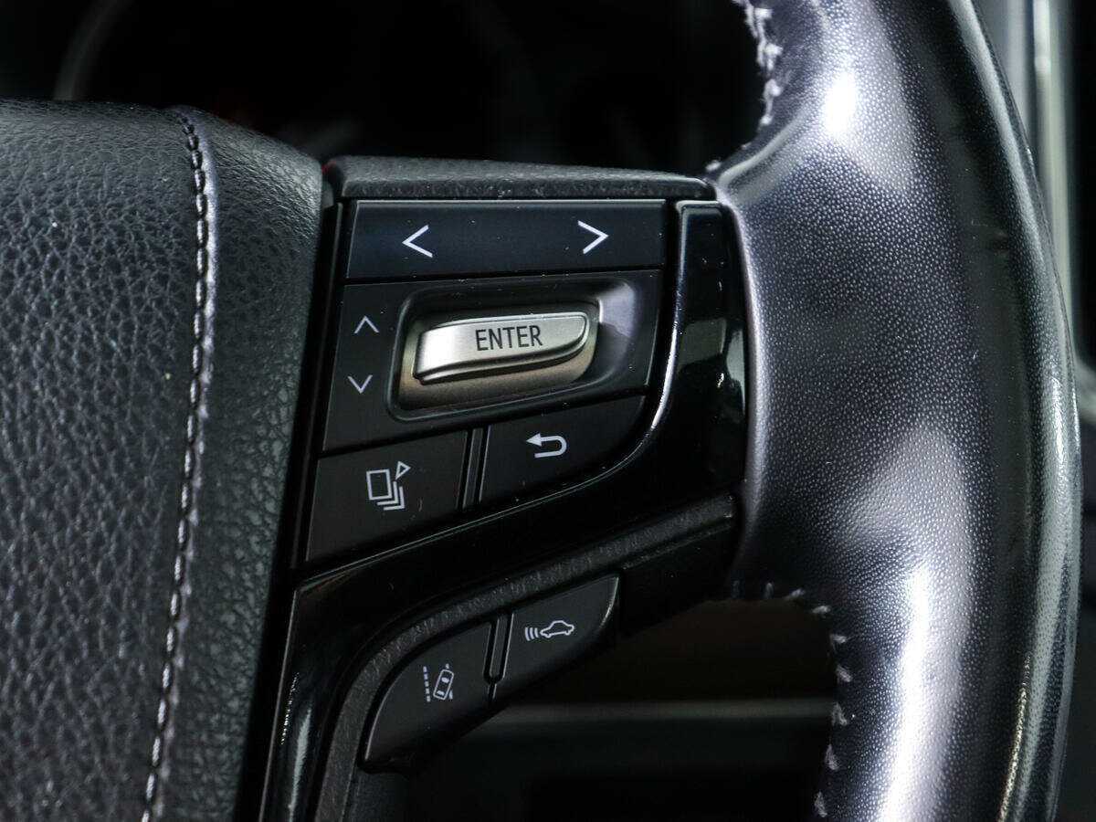 Toyota Land Cruiser с пробегом — 2018 год. Фото: #24