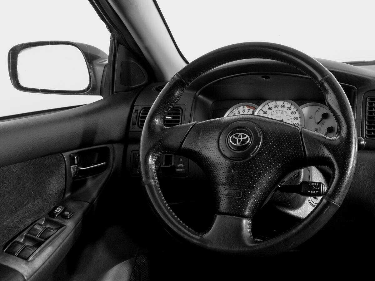 Toyota Corolla с пробегом — 2005 год. Фото: #12