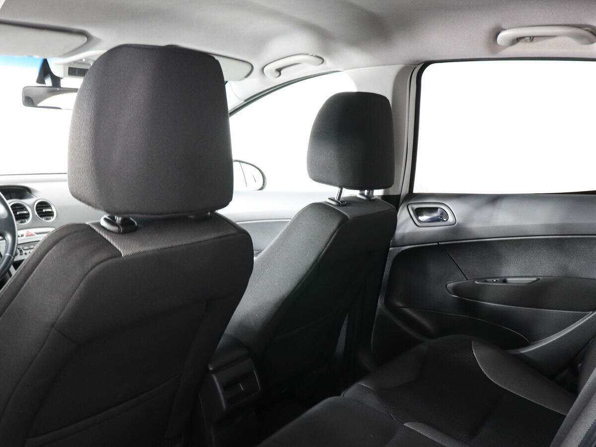 Peugeot 308 с пробегом — 2010 год. Фото: #7