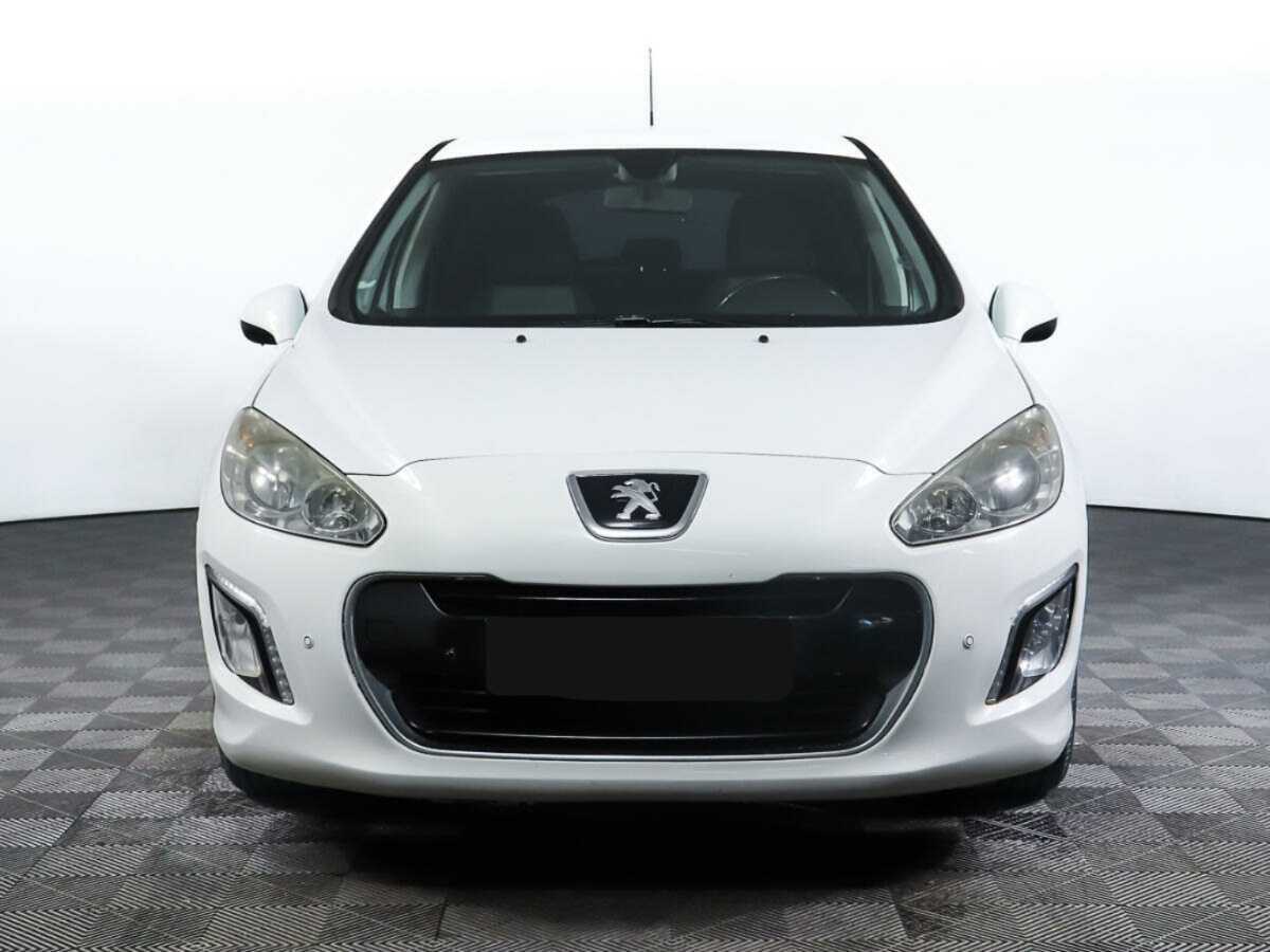 Peugeot 308 с пробегом — 2011 год. Фото: #1