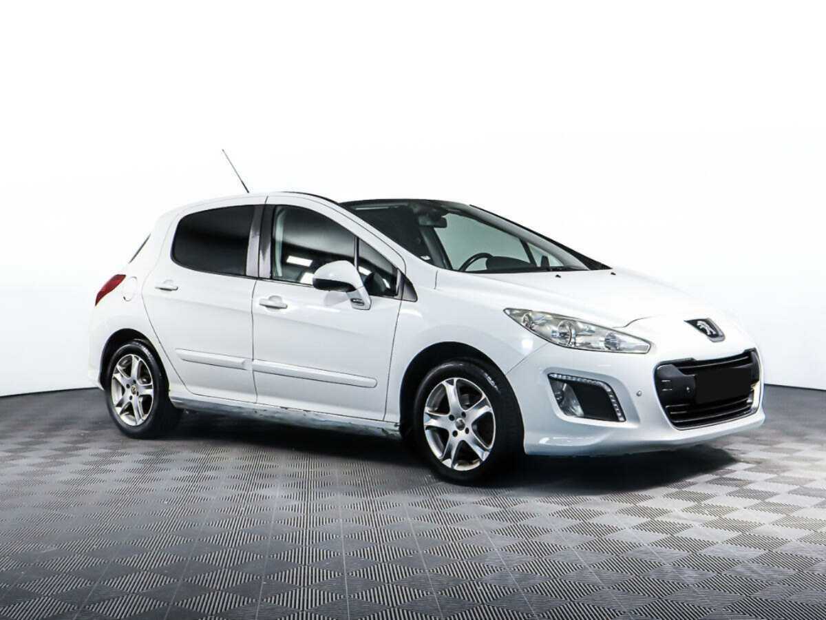 Peugeot 308 с пробегом — 2011 год. Фото: #2