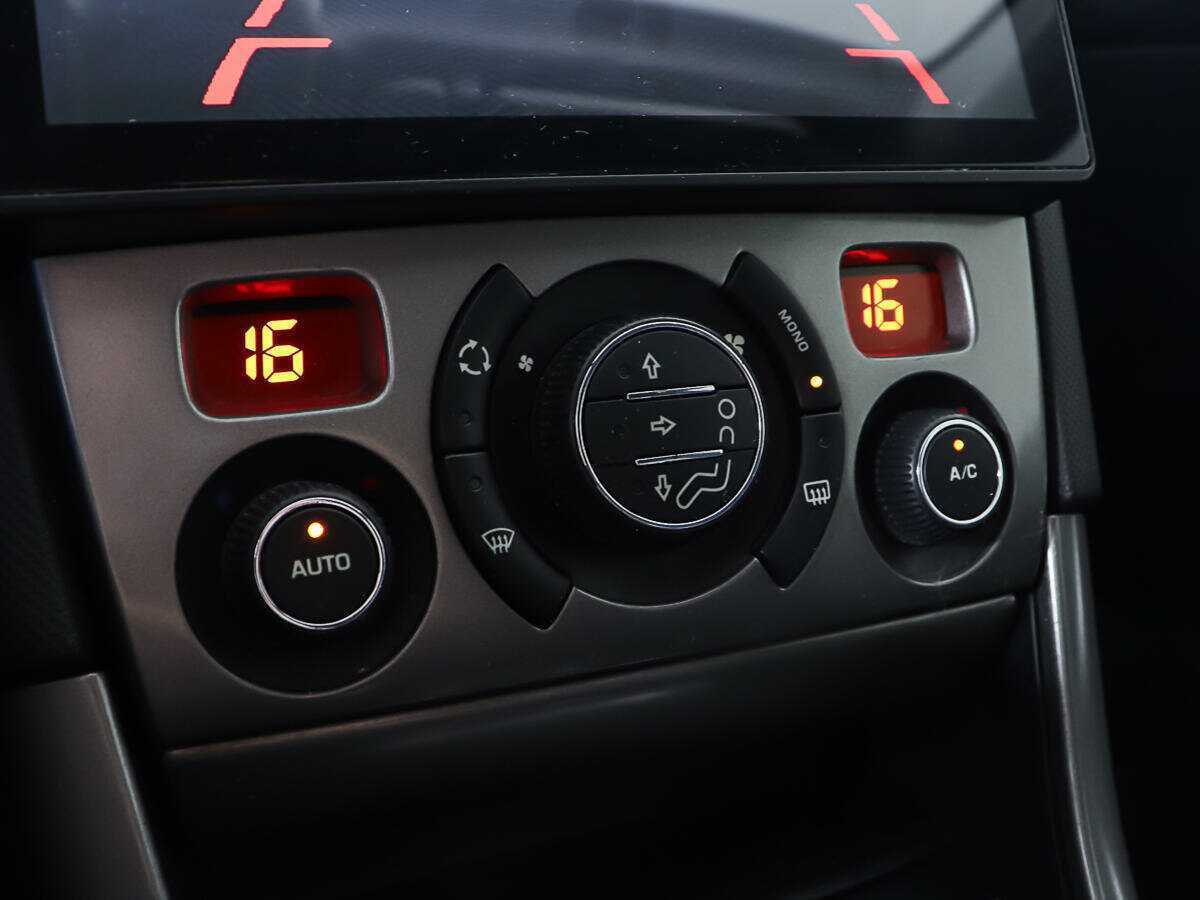 Peugeot 308 с пробегом — 2011 год. Фото: #15