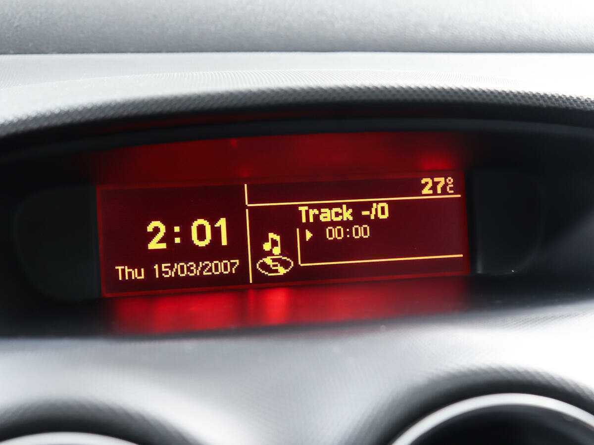 Peugeot 308 с пробегом — 2011 год. Фото: #16