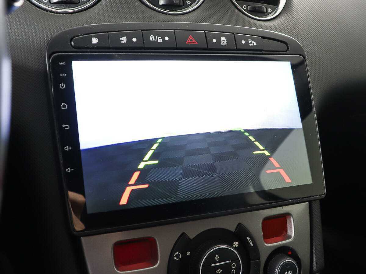 Peugeot 308 с пробегом — 2011 год. Фото: #17