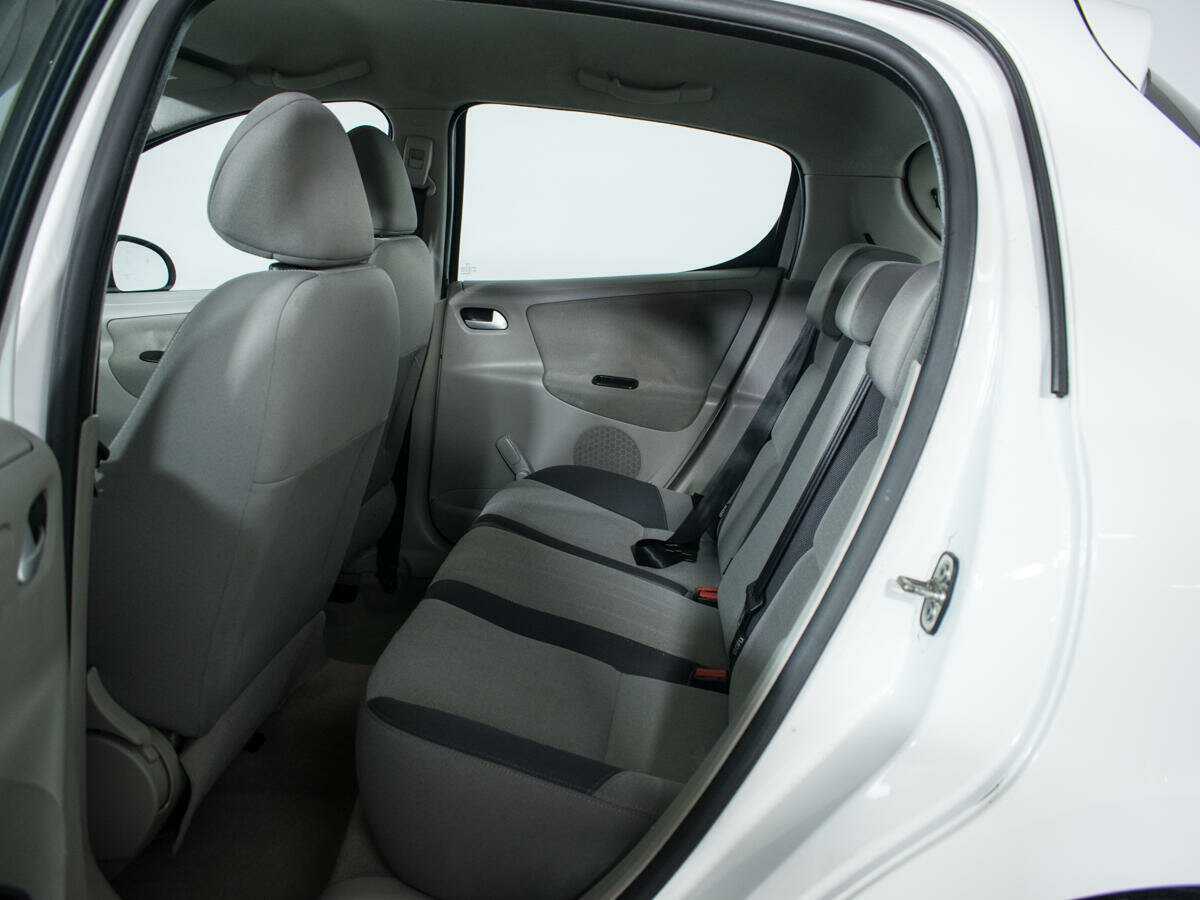 Peugeot 207 с пробегом — 2008 год. Фото: #9