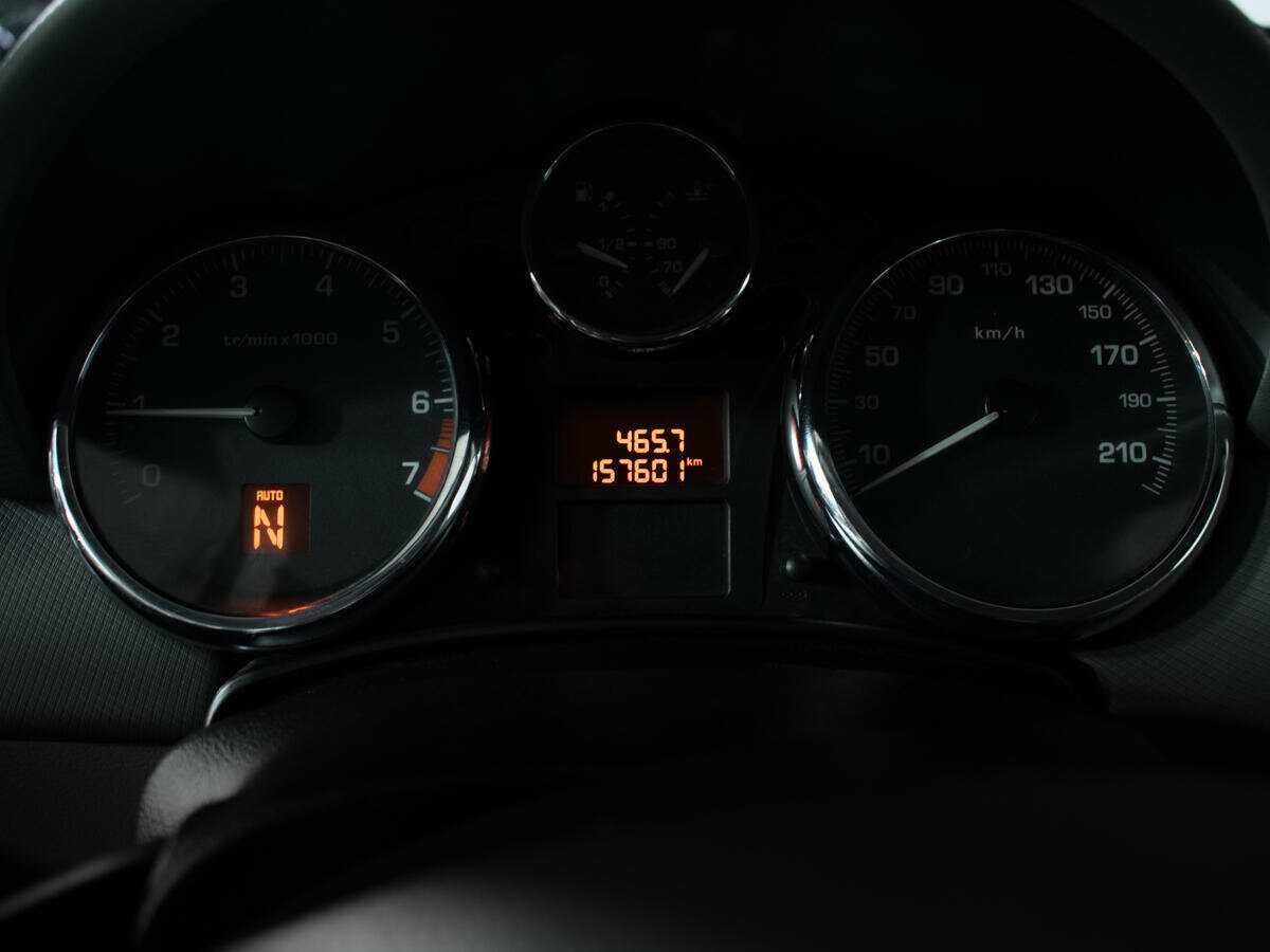 Peugeot 207 с пробегом — 2008 год. Фото: #10