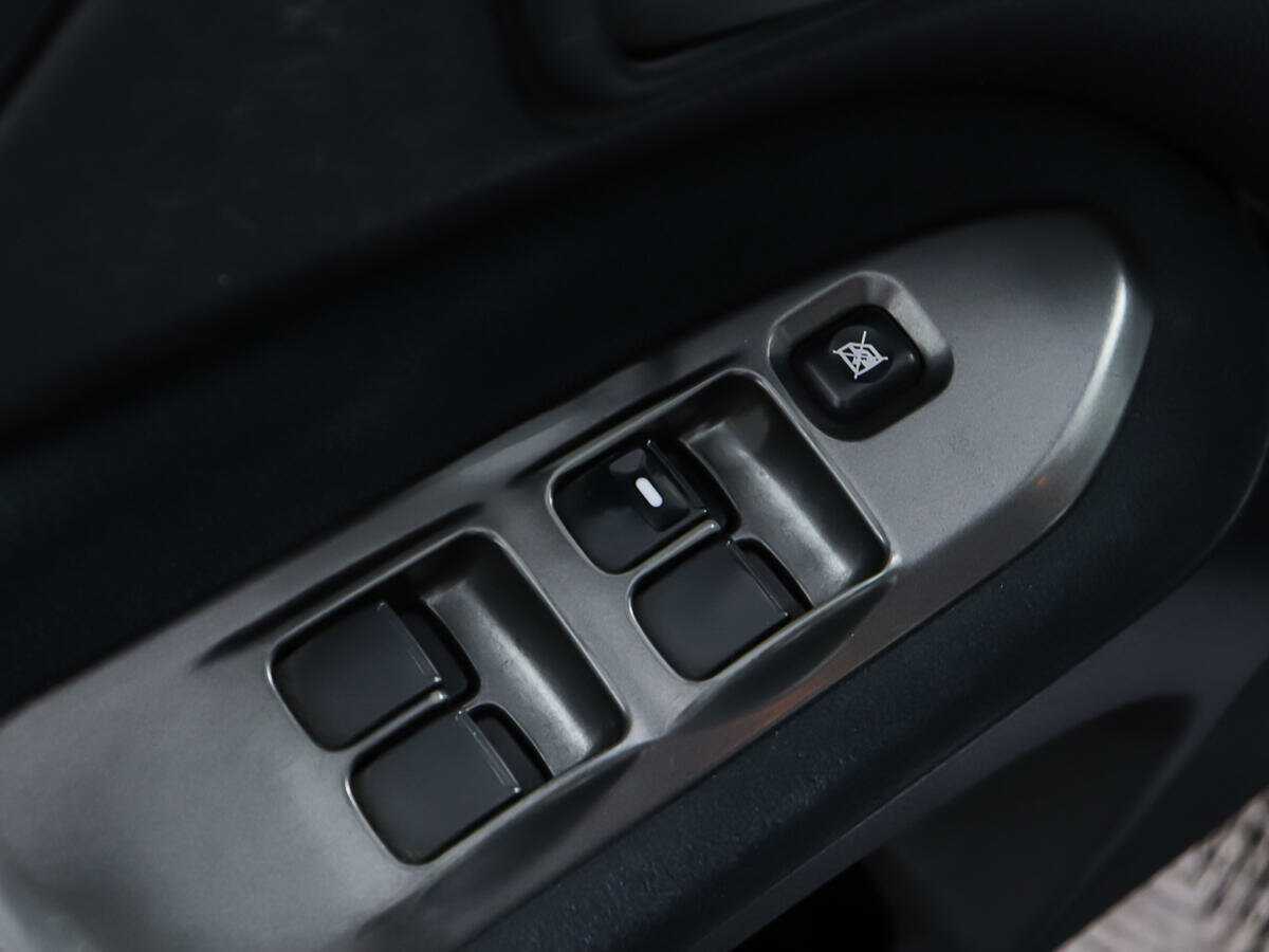 Mitsubishi Lancer с пробегом — 2005 год. Фото: #14