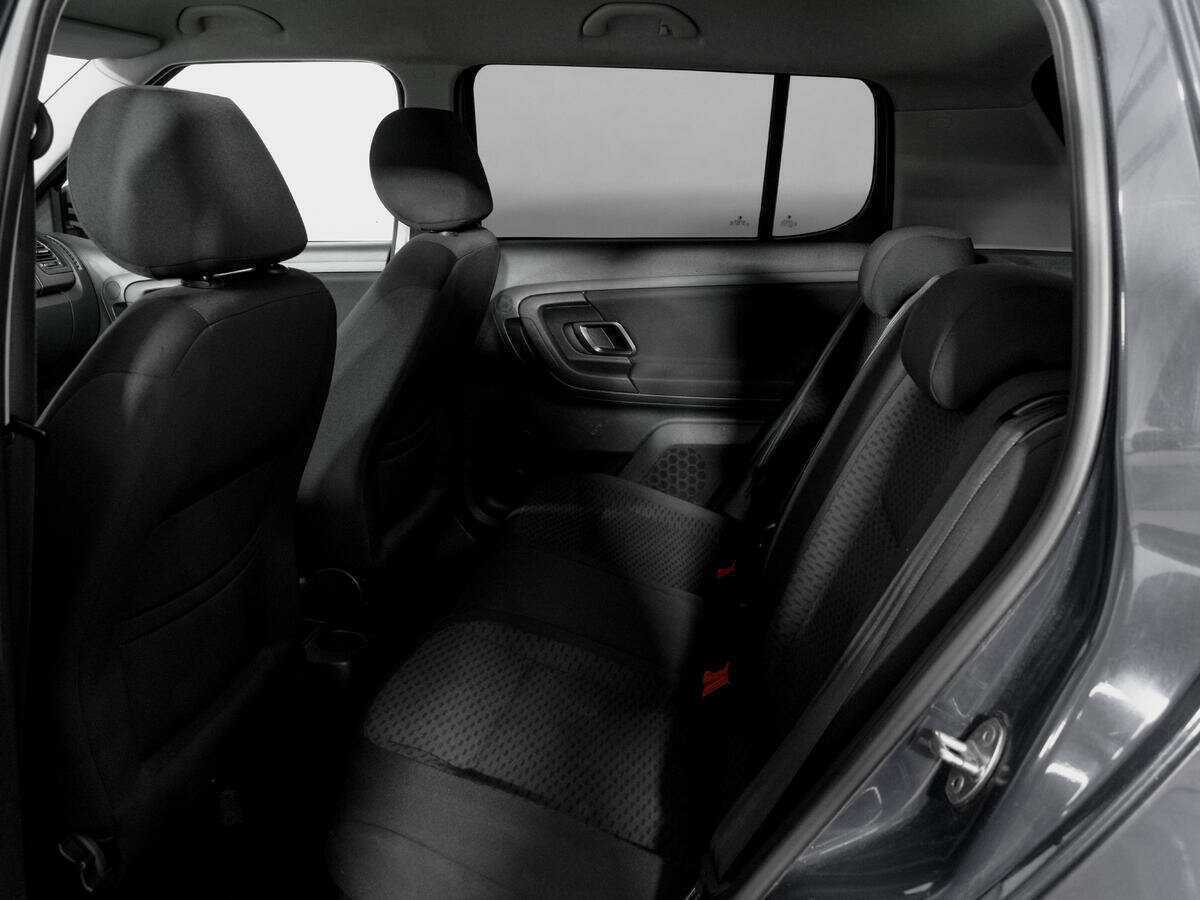 Skoda Fabia с пробегом — 2010 год. Фото: #9