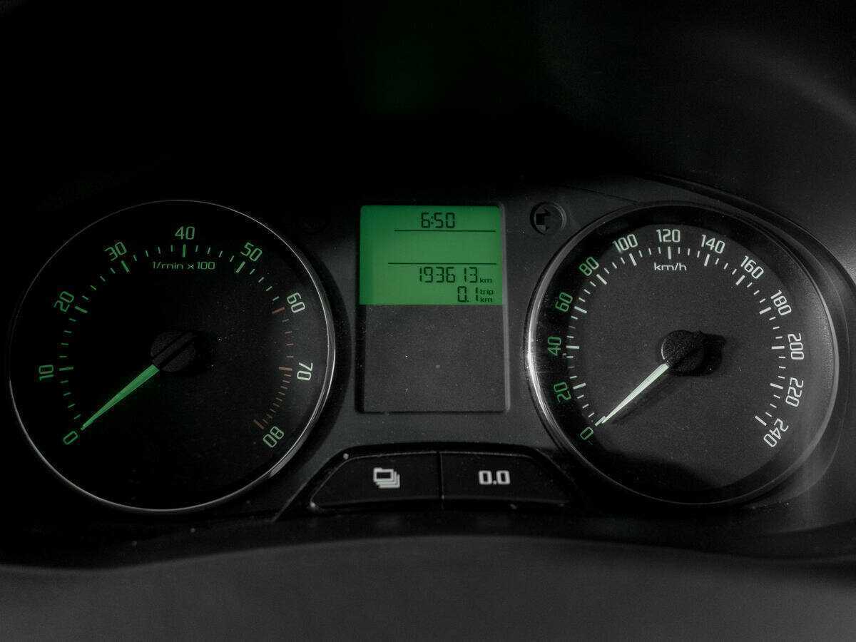 Skoda Fabia с пробегом — 2010 год. Фото: #10