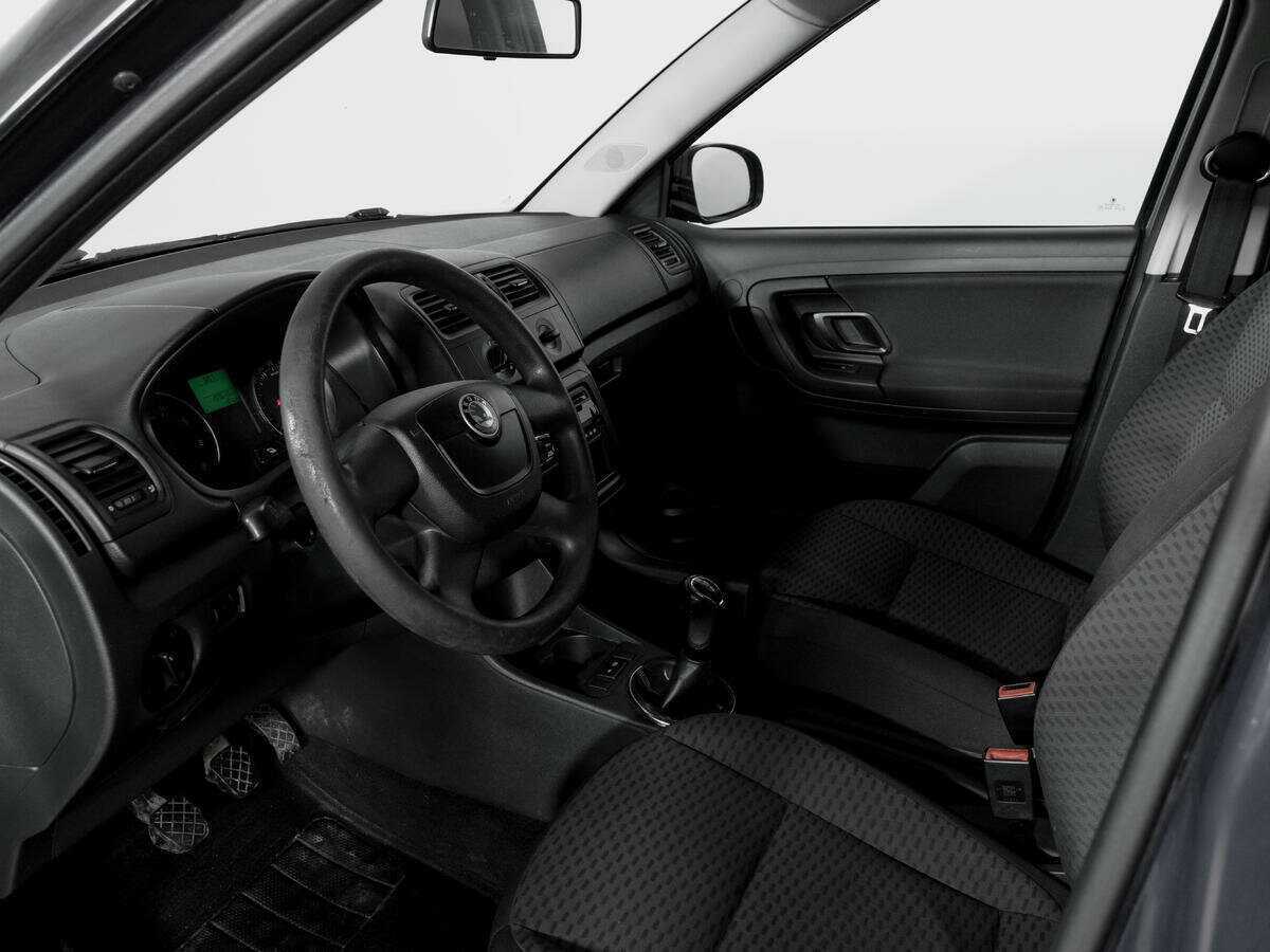 Skoda Fabia с пробегом — 2010 год. Фото: #14