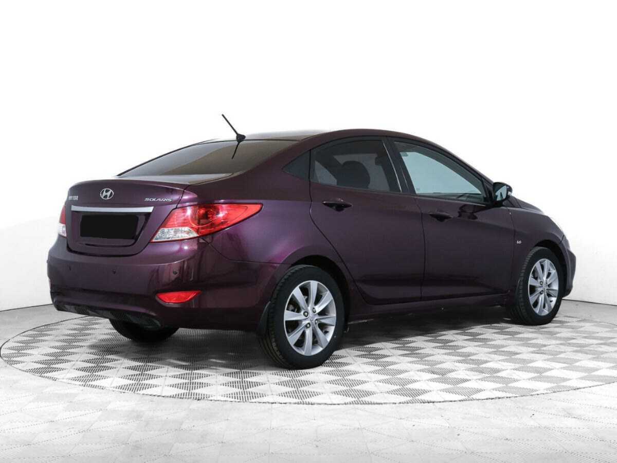 Hyundai Solaris с пробегом — 2011 год. Фото: #3