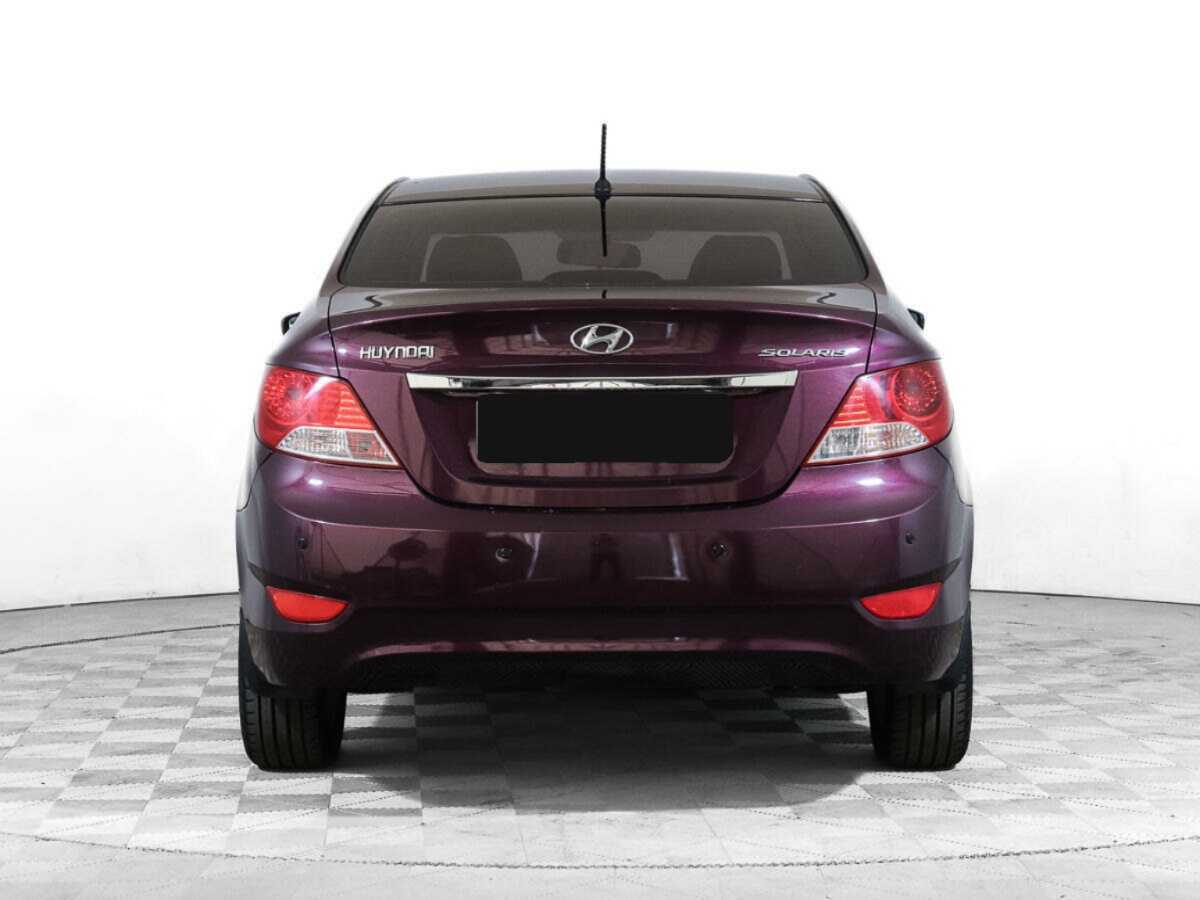 Hyundai Solaris с пробегом — 2011 год. Фото: #4