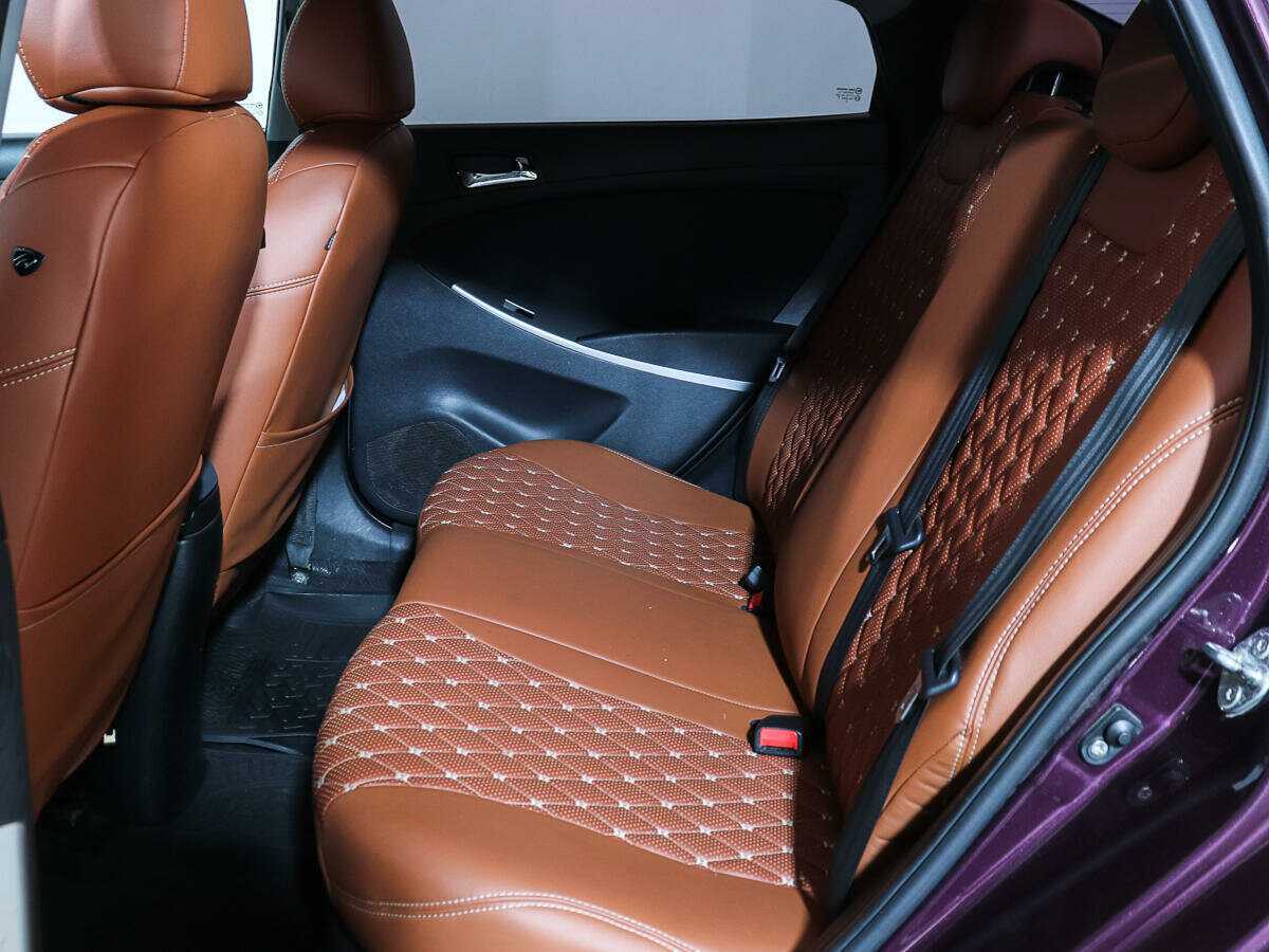 Hyundai Solaris с пробегом — 2011 год. Фото: #8