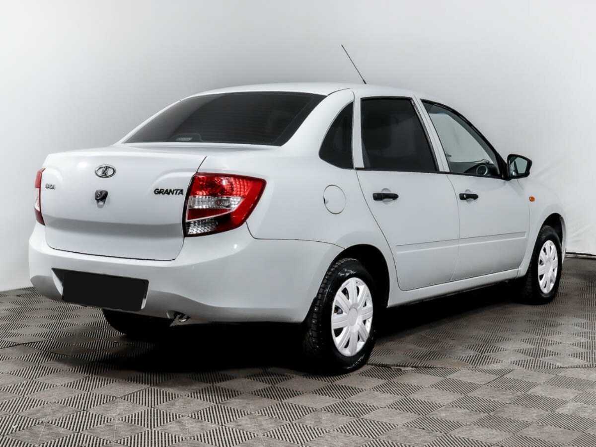 Lada (ВАЗ) Granta с пробегом — 2015 год. Фото: #3