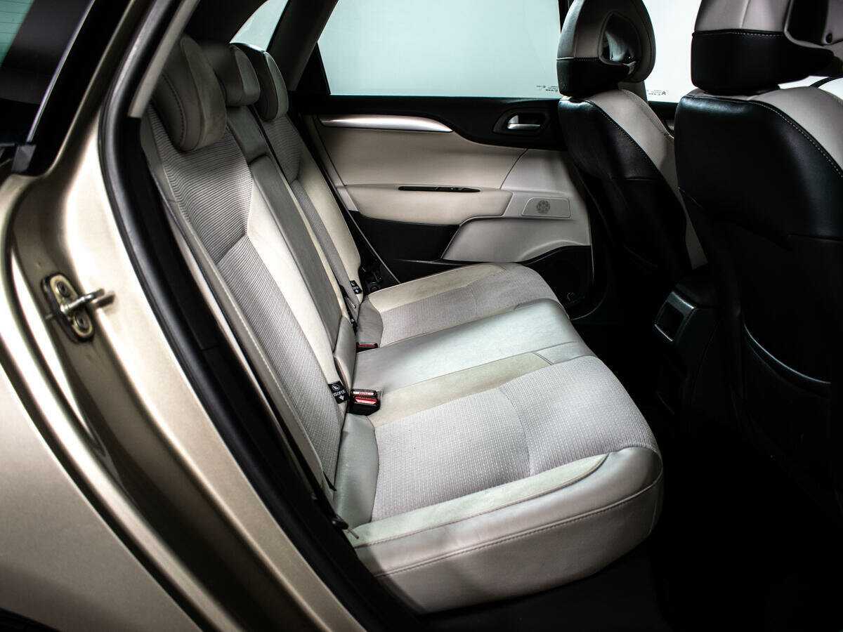 Citroen C4 с пробегом — 2011 год. Фото: #9