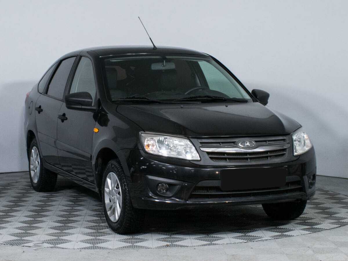 Lada (ВАЗ) Granta с пробегом — 2015 год. Фото: #2