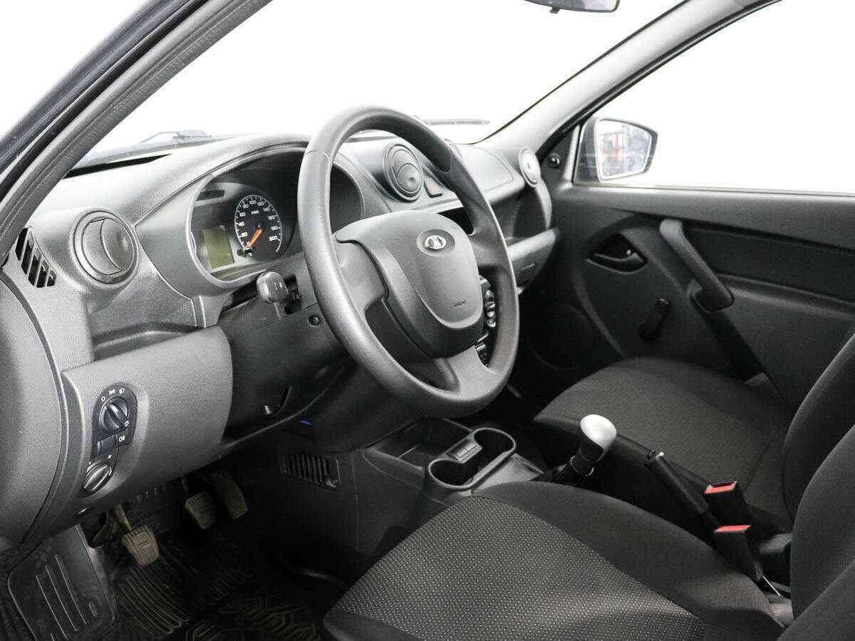 Lada (ВАЗ) Granta с пробегом — 2015 год. Фото: #9