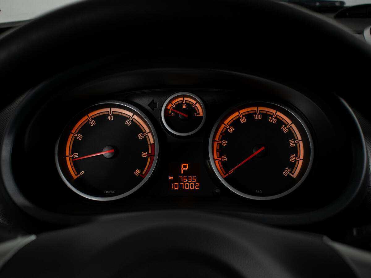 Opel Corsa с пробегом — 2008 год. Фото: #11