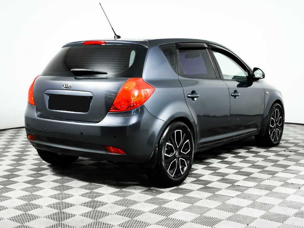 Kia Ceed с пробегом — 2009 год. Фото: #4