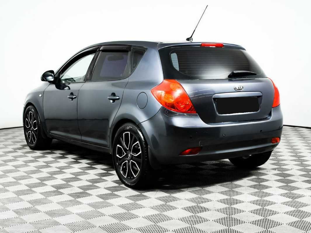 Kia Ceed с пробегом — 2009 год. Фото: #6