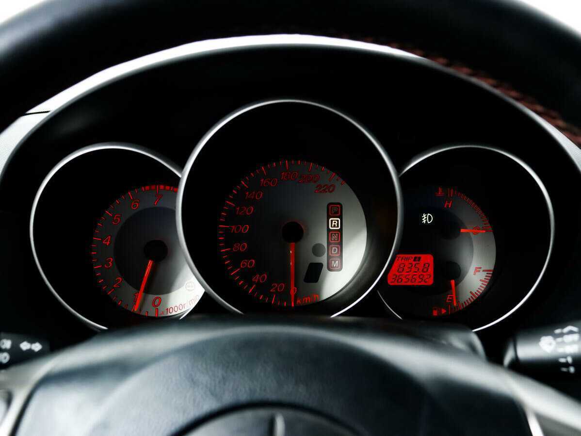 Mazda 3 с пробегом — 2008 год. Фото: #9