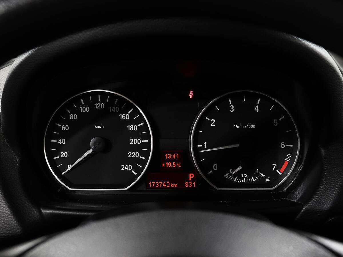 BMW 1 серии с пробегом — 2008 год. Фото: #10