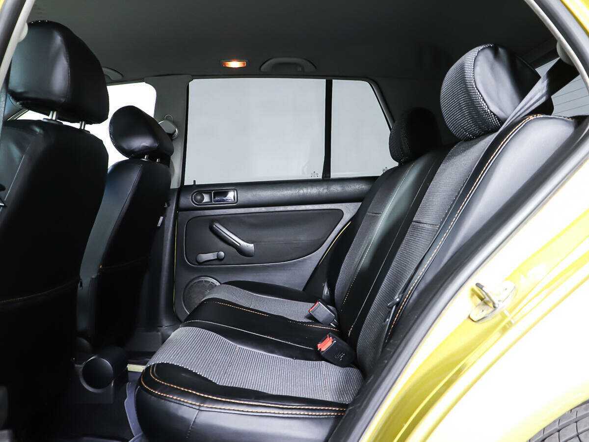 Volkswagen Golf с пробегом — 1999 год. Фото: #9