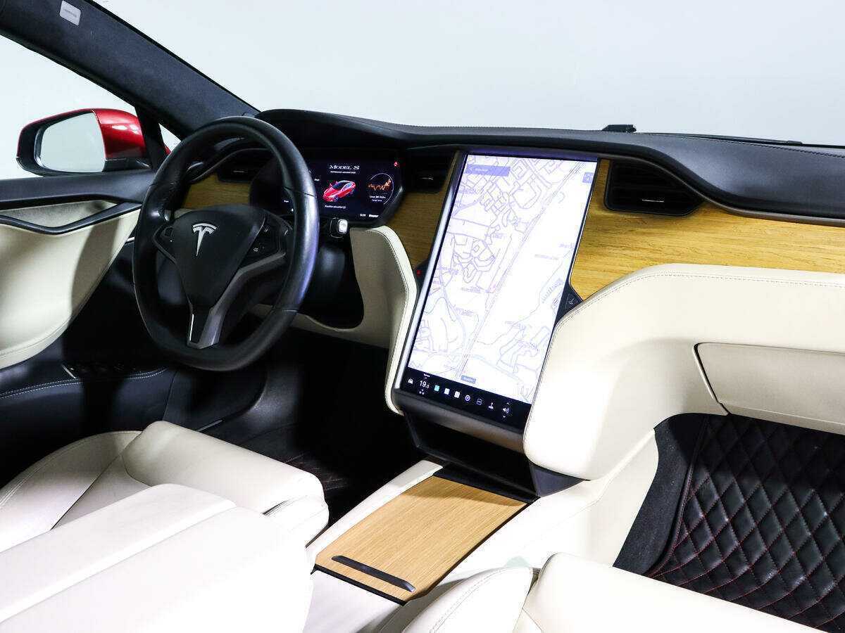 Tesla Model S с пробегом — 2020 год. Фото: #8