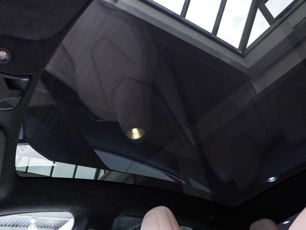 Tesla Model S с пробегом — 2020 год. Фото: #12