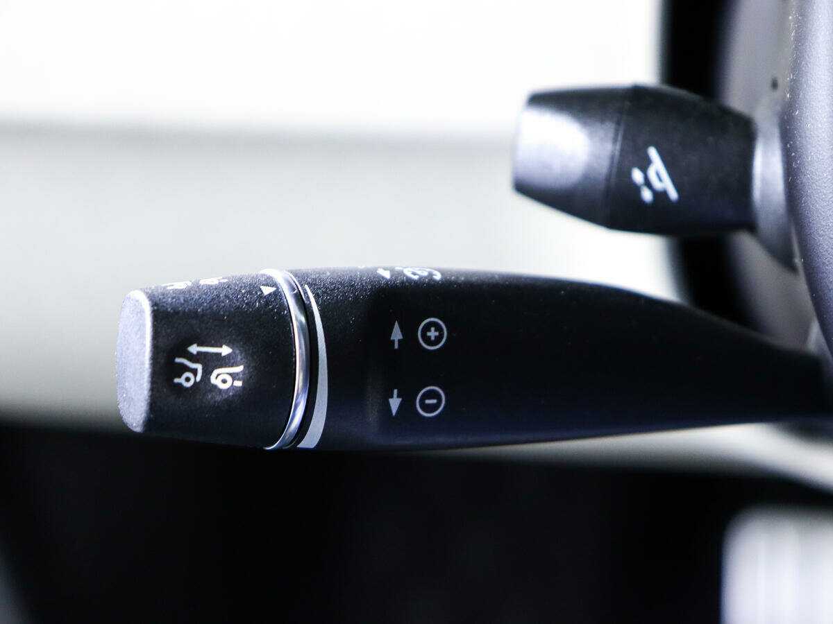 Tesla Model S с пробегом — 2020 год. Фото: #27