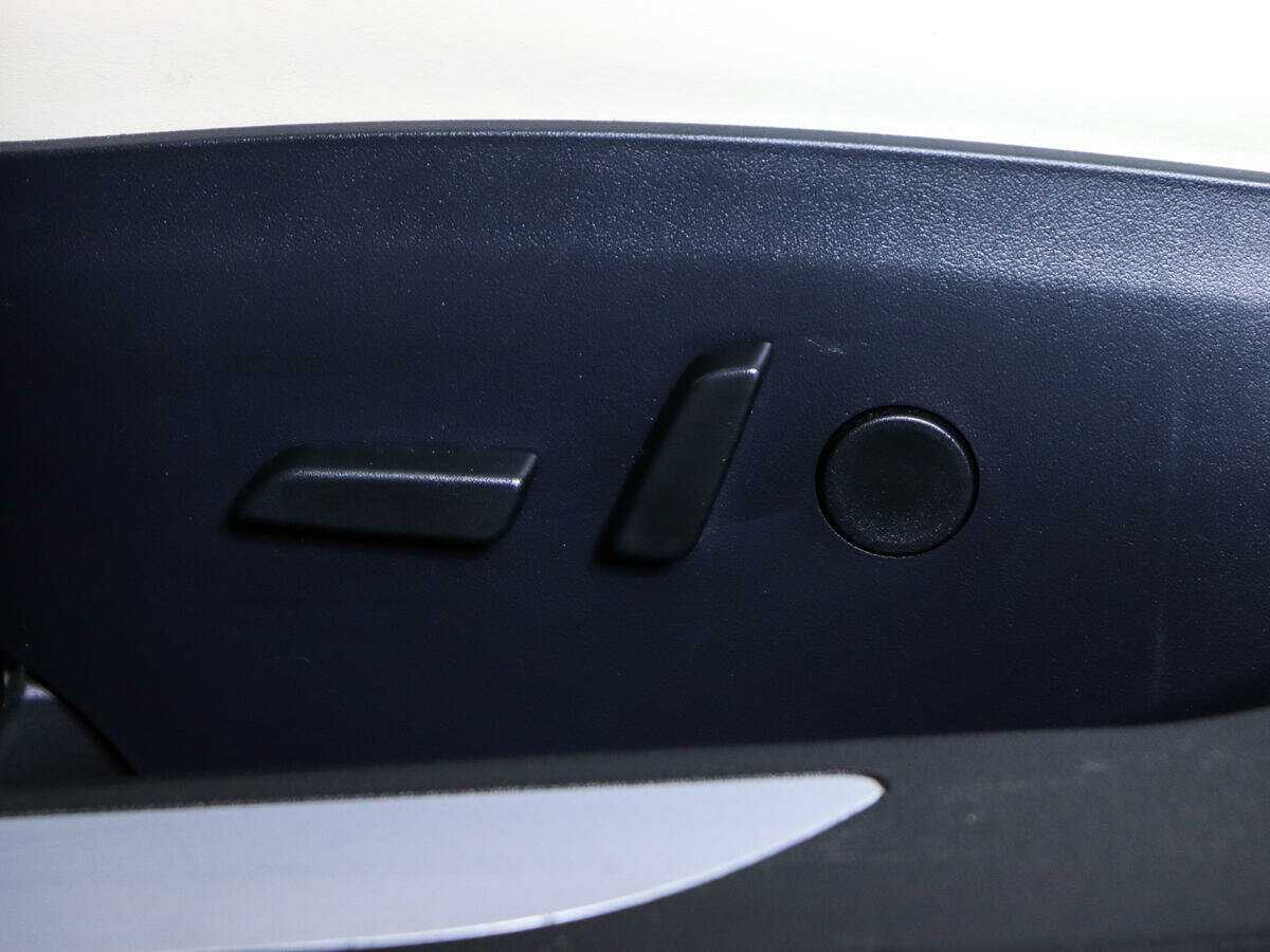 Tesla Model S с пробегом — 2020 год. Фото: #28