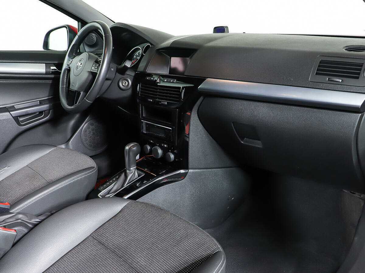 Opel Astra с пробегом — 2010 год. Фото: #8