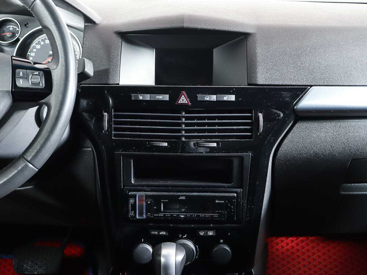 Opel Astra с пробегом — 2010 год. Фото: #10