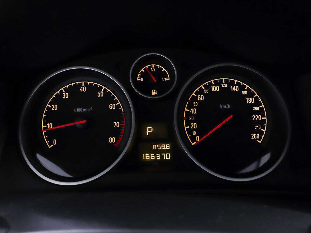 Opel Astra с пробегом — 2010 год. Фото: #13