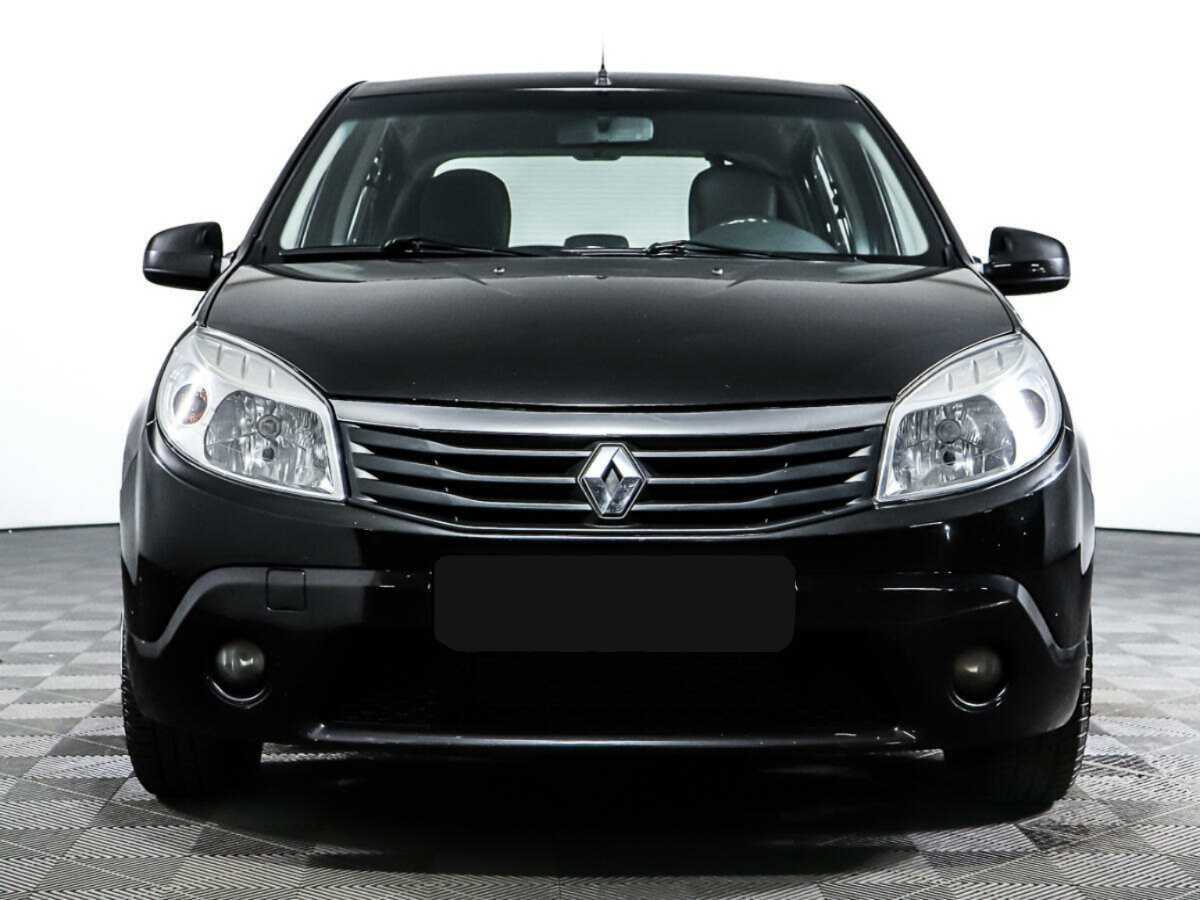 Renault Sandero с пробегом — 2011 год. Фото: #1