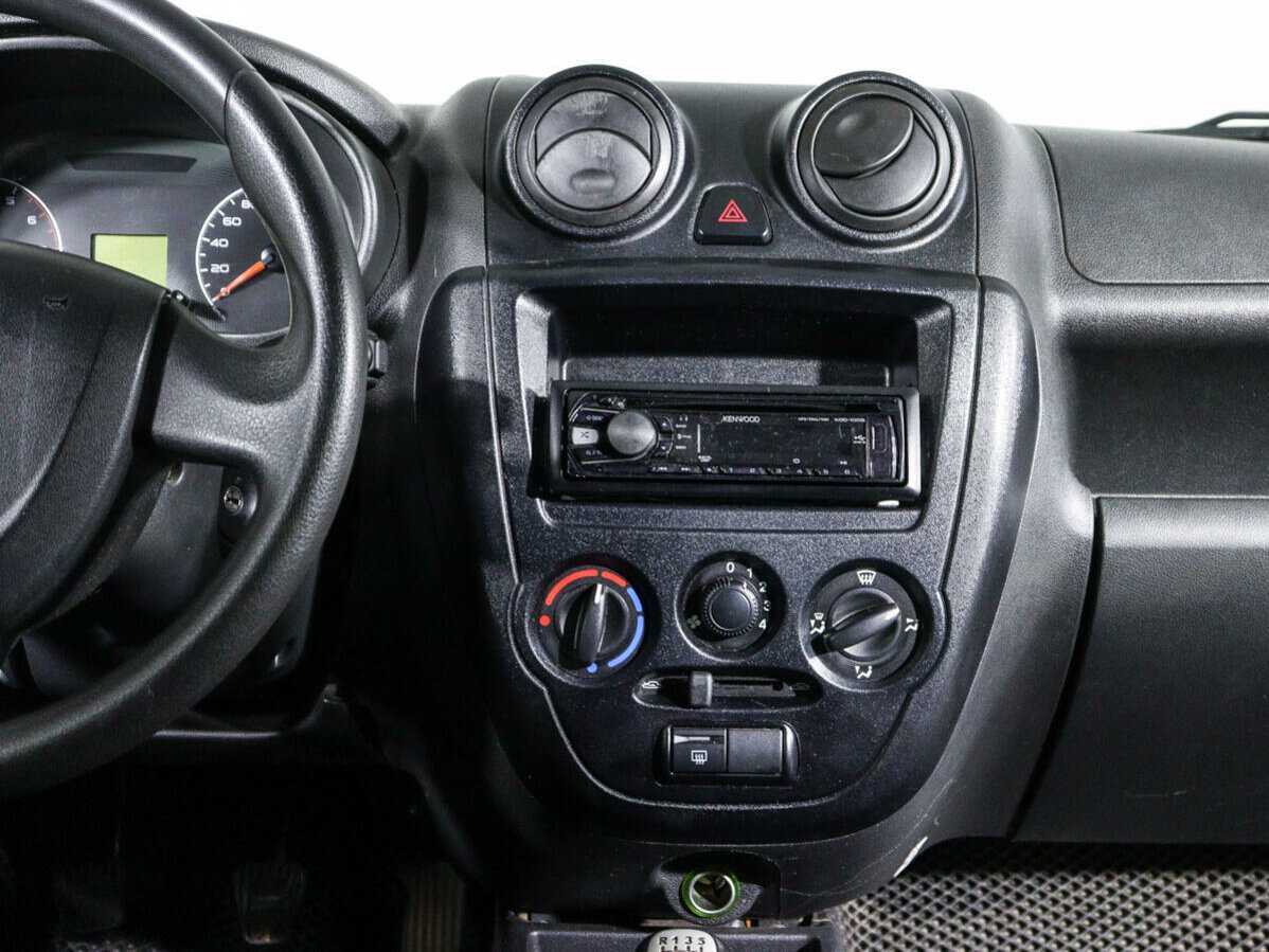 Lada (ВАЗ) Granta с пробегом — 2013 год. Фото: #10