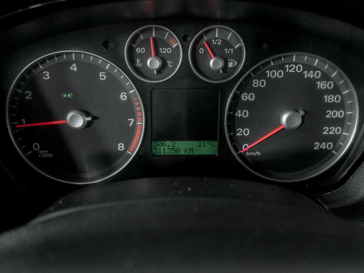 Ford Focus с пробегом — 2007 год. Фото: #10